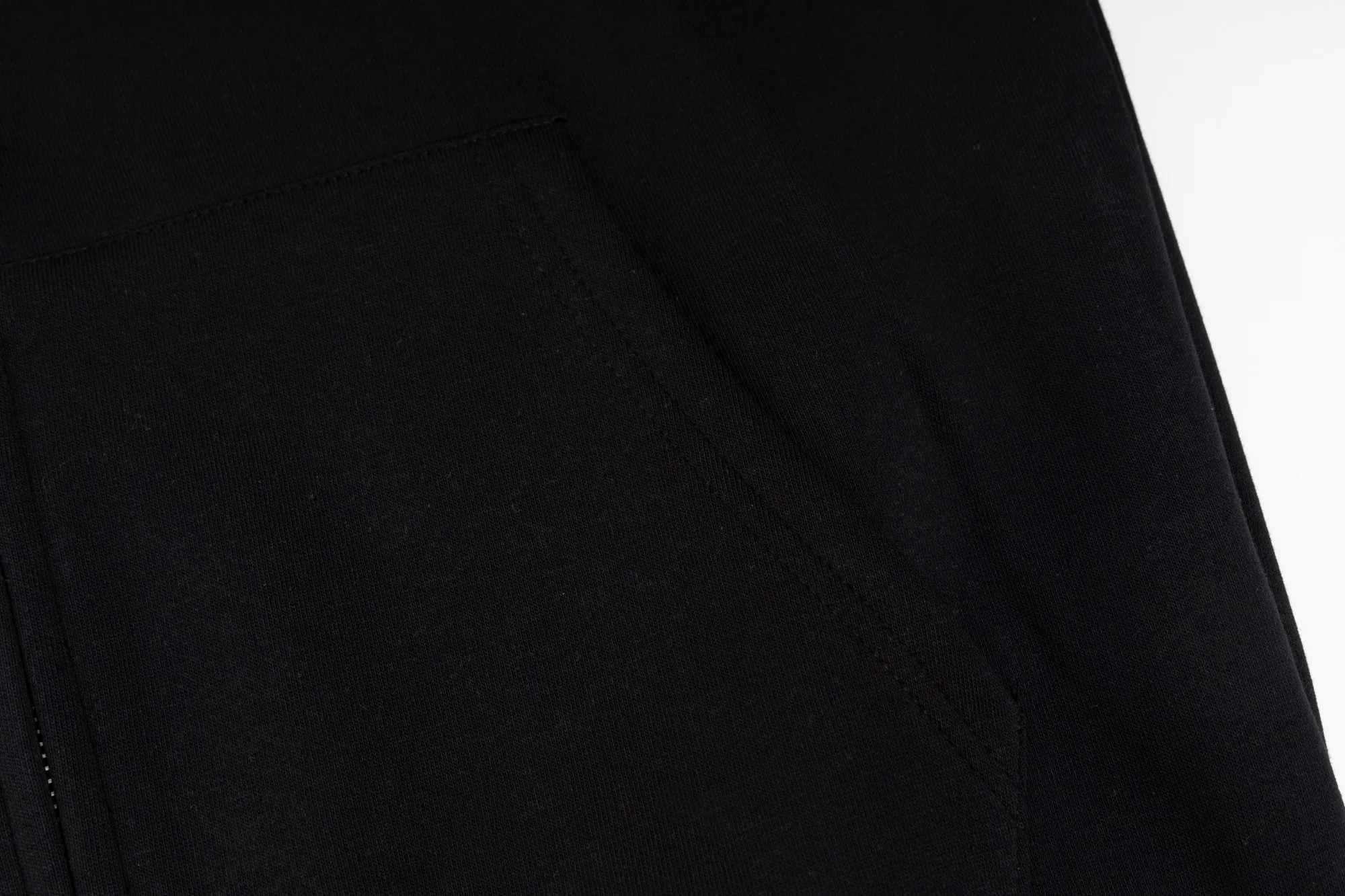 P270 model number SL322 Rah Lauren raff pony small label embroidered zipper hooded jacket. The fabric is made of 420 air layer high weight double-ply double yarn knitted fabric. Same style for couples. Complete package with three labels. Distinguish the market currency. Compare at will. Oversize loose version. Can be worn up to 200. Fit below loose. Original matching accessories 1:1. Main mark process. Very high-end. Color: black, navy. Size: S-XL.